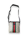 Gucci GG Supreme Shoulderbag Vertical Web Design