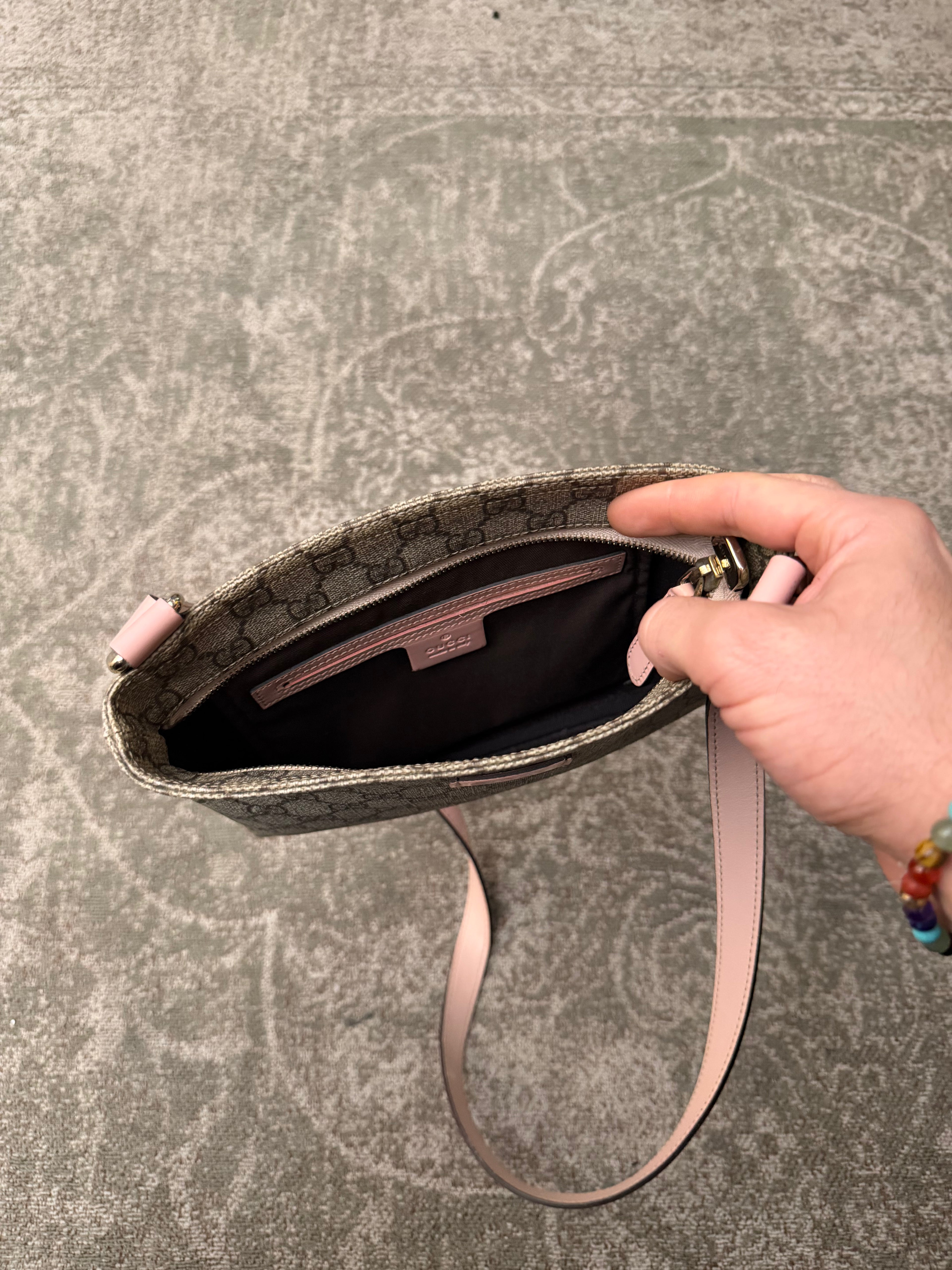 Gucci GG Supreme Canvas Crossbody Bag Beige Pink