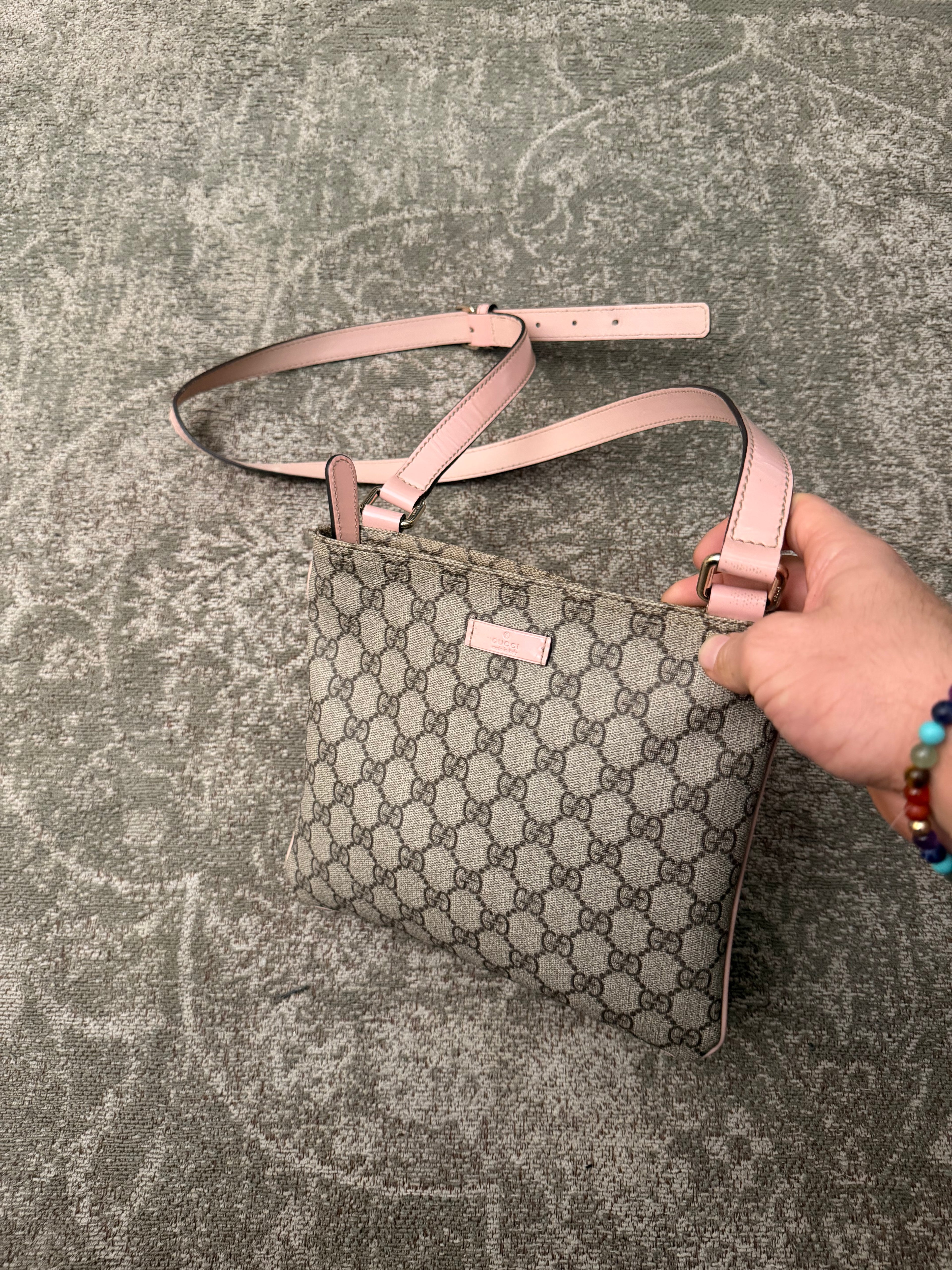 Gucci GG Supreme Canvas Crossbody Bag Beige Pink