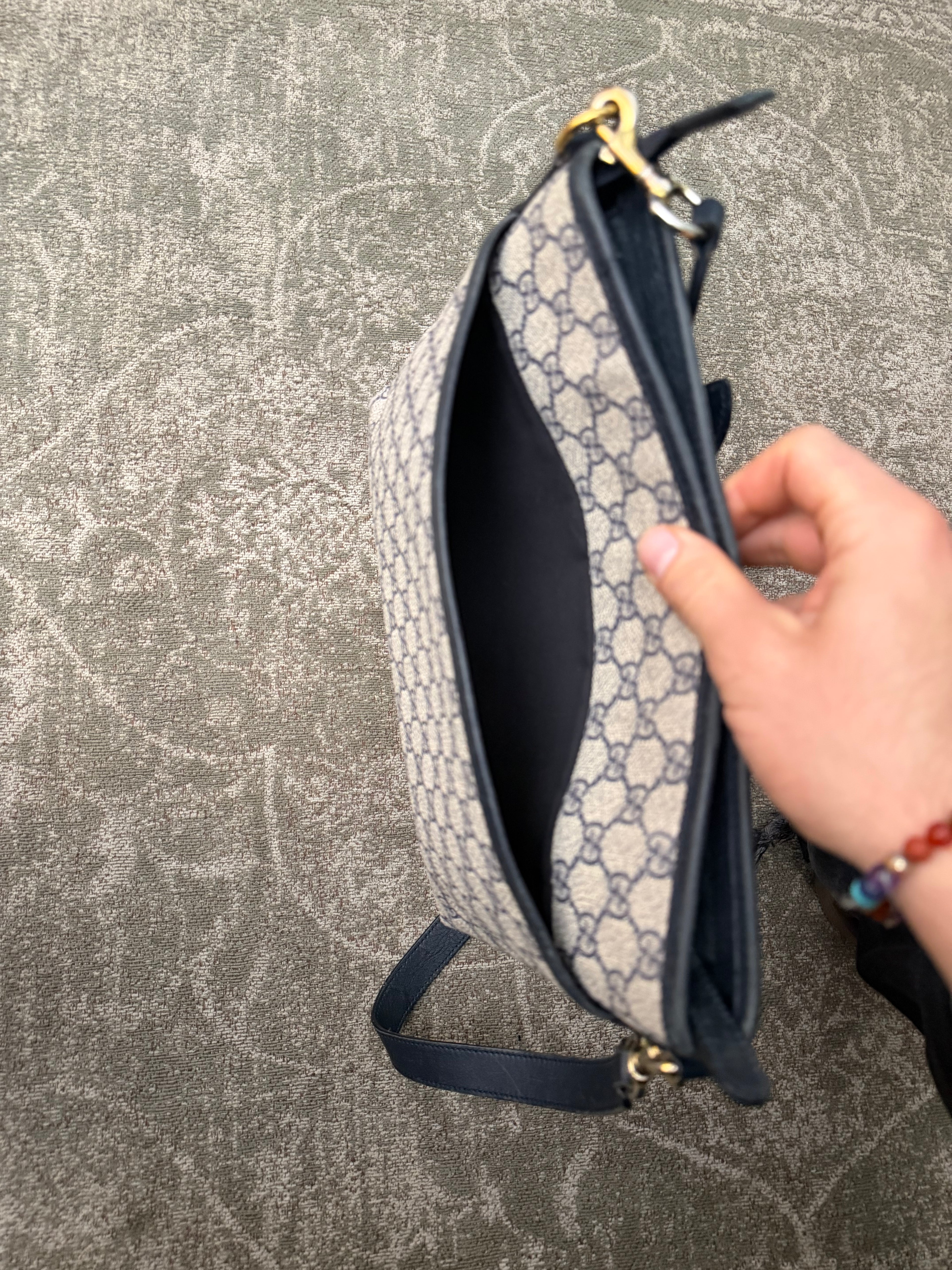 Gucci GG Supreme Zip Top Shoulderbag Beige Navy Strap