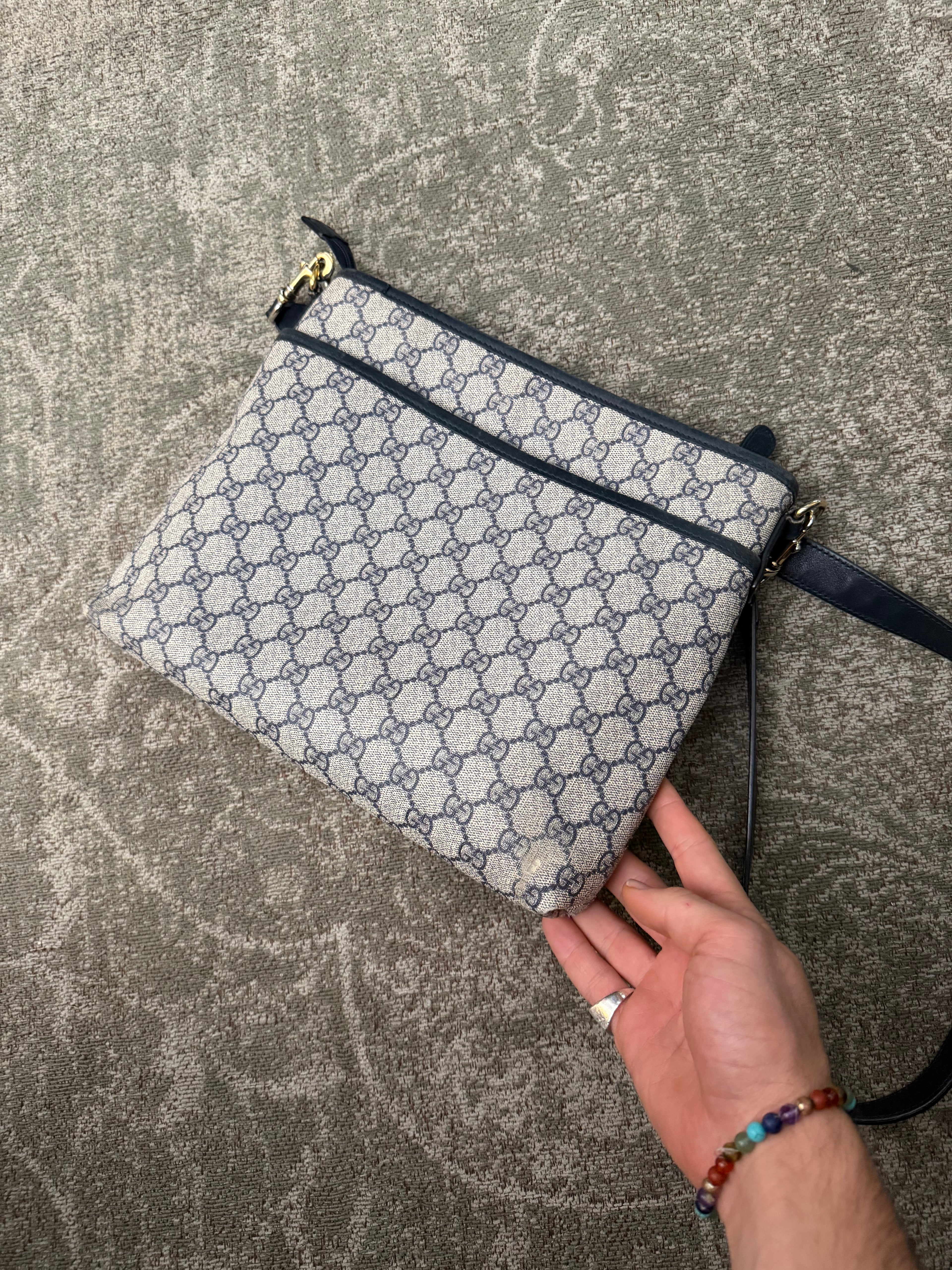 Gucci GG Supreme Zip Top Shoulderbag Beige Navy Strap