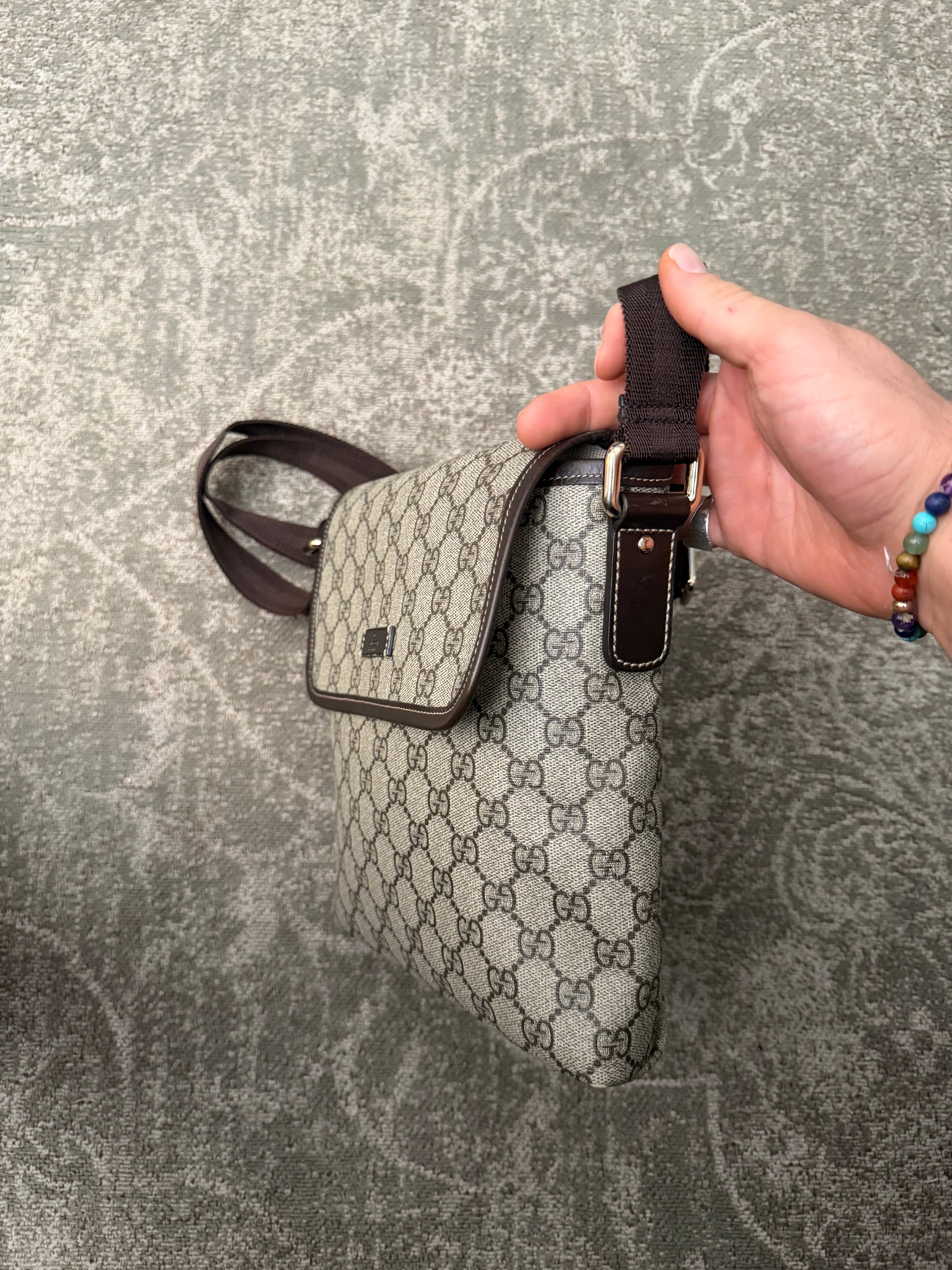 Gucci GG Supreme Coated Canvas Small Flap Messenger Bag OG